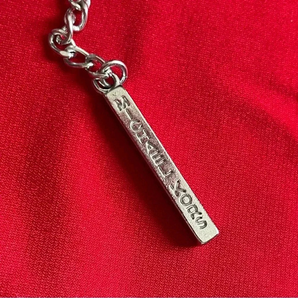 MICHAEL KORS Red Sleeveless Stretchy Blouse V-Neck w/ Silver Chain Detail - Picture 5 of 8